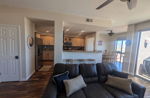 Greenehaven Casa | 2 Bedroom Town Home with Unobstructed Views of Lake Powell in Dark Sky Community