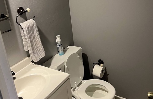 Lenexa Casa | 2 Bedroom Townhome close to everything