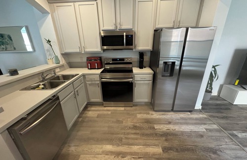 Southside Casa | 2-bedroom townhome in Bartram Park, full remote work set up. Pool, gym.