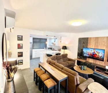 Aiyimensa Apartamento | 2 bedroom Townhouse at Ayi Mensah Park at the foot of Aburi Mountains