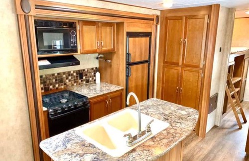 Hunt Club Casa | Triple Slide RV en nuestra propiedad o podemos entregar o llevar a su destino