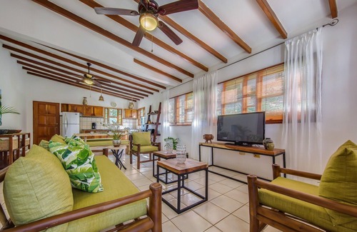 San Juan del Sur Casa | Casa de vacaciones de 2 habitaciones ubicada en las colinas de San Juan Del Sur