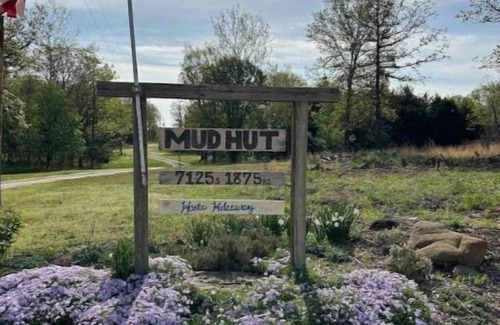 Humansville Casa | 2-bedroom vacation home just 8 minutes from Stockton Lake