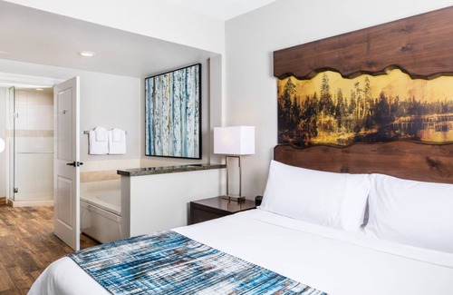 Lakeside Park Complejo | 2-bedroom Villa with WiFi, fitness room, pool in S. Lake Tahoe's Timber Lodge