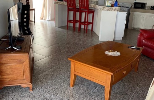 Saint Peter Parish Villa | Villa de 2 dormitorios con piscina privada y más.