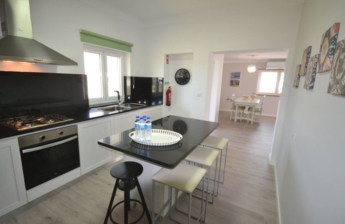 Campos Casa | Villa de 2 dormitorios con jardines y piscina.