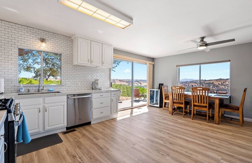 Paso Robles Casa | 2-bedroom vineyard house in lovely Paso Robles with WiFi, AC