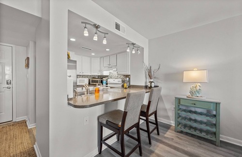 McCutcheon Field Condominio | 2 Bedroom w/ King Bed. Onsite Pools, Restaurant, Arcade & More!