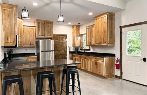 Dennison Cabina | 2 Bedroom With Loft - 2.25 miles from Enchanted Acres Wedding Venues.
