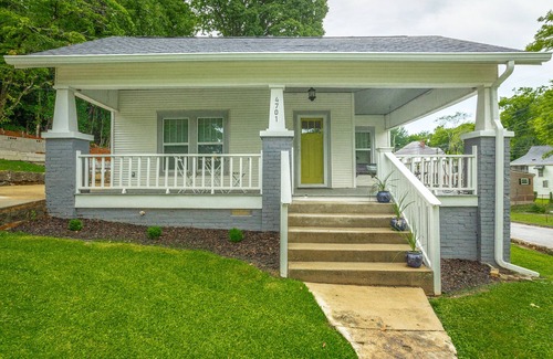 Chattanooga Casa | 2 bedrooms, 1 bath, cozy kitchen, living room and game room/ multipurpose room.