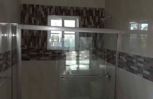 IronShore Estates Apartamento | 2 dormitorios / 1 baño: esta unidad reserva muy rápido, así que reserve ahora.