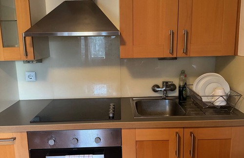Floridsdorf Casa | Casa de 2 dormitorios, 2 baños con sala de estar y área de recepción en el piso superior