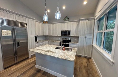 Tropic Casa | 2-bedrooms 2-baths with PICKLE BALL, TENNIS, BATTING CAGE, BASKETBALL, & POOL.