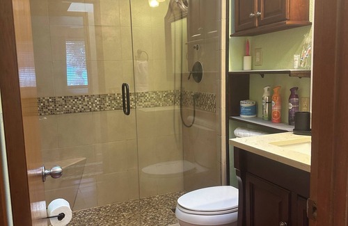 Des Moines Casa | 2-Bedrooms-4PAX-Helen’s Garden House🏡 Minutes from airport@Des Moines-Seattle,WA