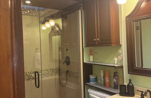 Des Moines Casa | 2-Bedrooms-4PAX-Helen’s Garden House🏡 Minutes from airport@Des Moines-Seattle,WA