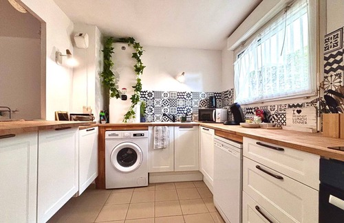 Costieres Apartamento | Le 14, 2 bedrooms, A/C, comfort, near highways