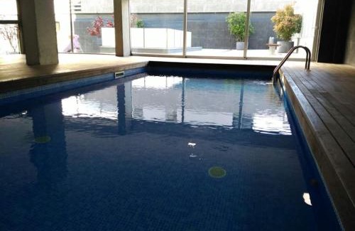 Sant Adria de Besos Apartamento | 2 BEDROOMS and 2 BATHROOMS FOR 5 PAX, SWIMMING POOL, FREE PARKING and NEAR THE BEACH!