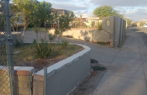 Tucson Casa | 2 bedrooms. Close to airport and Mall , Park. Bus stop