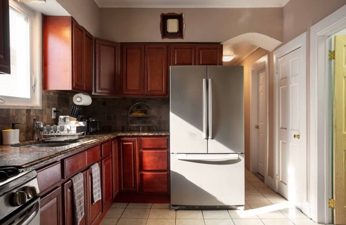 Queens Casa | 2 Bedrooms in beach town in Queens NYC
