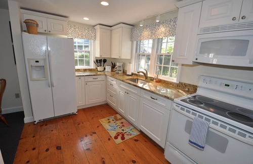 Nantucket Town Cabaña | 2 dormitorios y buhardilla - Capacidad 6 en Camas - 5 cuadras de centro de la ciudad