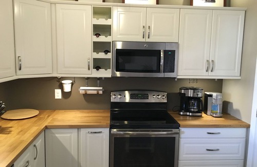 Cherokee Triangle Casa | Hermosa casa de carruajes completamente nueva de 2 BD Highlands por Bardstown Rd