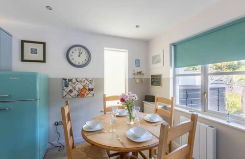 Little Petherick Casa | 2 Bedrooms, overlooking Little Petherick Creek