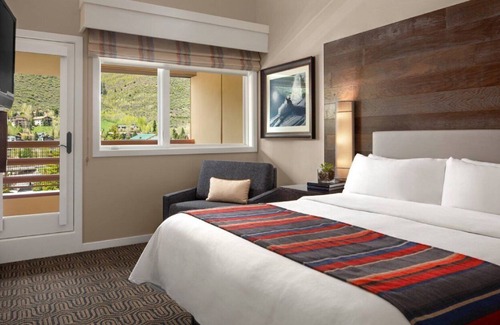 Vail Villa | 2 Bedrooms plus a Loft Bedroom. 3 full Baths. Easy ski access!