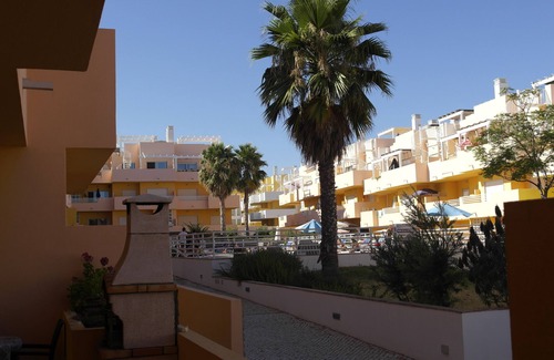 Canada Apartamento | Apartamento de 2 dormitorios en complejo privado con piscina y cerca de la playa.