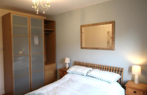 Doncaster Apartamento | 2 Bedrooms & Sofa Bed - Balcony - Parking - Lift Access - Very Quiet Location
