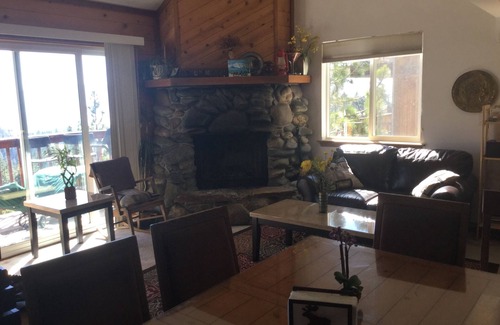 Tahoe Village Apartamento | 2 Bedrooms with a Lakeview, Kitchen, Fireplace, near Heavenly Boulder