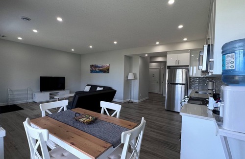 Calgary Casa | 2 Beds 1 Bath Walkout Basement Suite