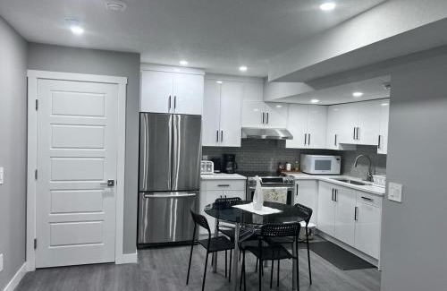 Northwest Calgary Apartamento | 2 Beds 1Bath Suite Basement