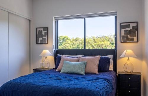 Mount Gravatt Casa | 2 Beds Apt Walk to Shops and Trails 12 Mins to CBD