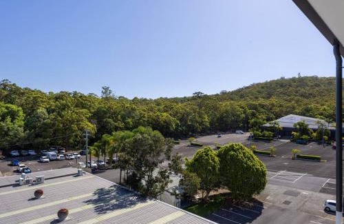 Mount Gravatt Casa | 2 Beds Apt Walk to Shops and Trails 12 Mins to CBD