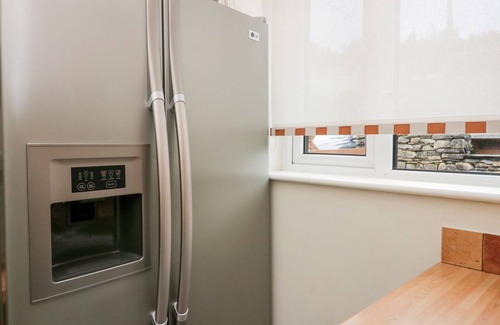 Backbarrow Cabaña | 2 BENS ROW, pet friendly, character holiday cottage in Backbarrow