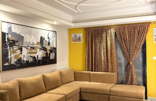 Sharjah Apartamento | 2 BHK for a Peaceful Family Getaway Near Airport