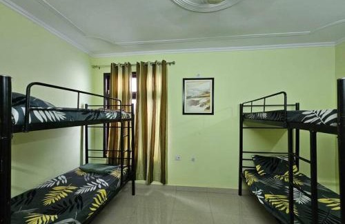 Alambagh Apartamento | 2 BHK in Krishna Nagar Lucknow LKO202R