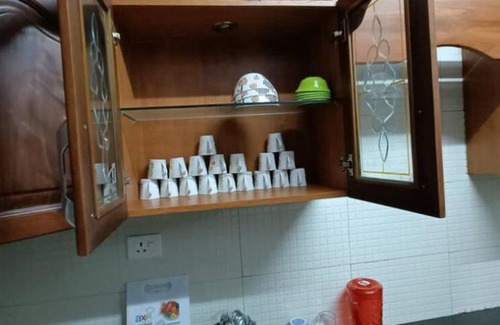 Auli Apartamento | 2 BHK In VIP Area, Hazrat Ganj, Lucknow