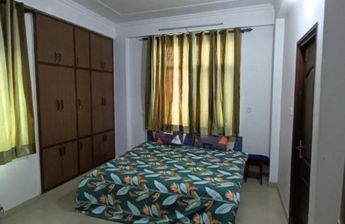 Auli Apartamento | 2 BHK In VIP Area, Hazrat Ganj, Lucknow