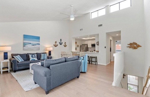 Jacksonville Beach Casa | 2 Blocks from the Beach: The Coquina Cottage