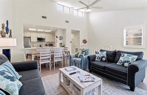 Jacksonville Beach Casa | 2 Blocks from the Beach: The Coquina Cottage