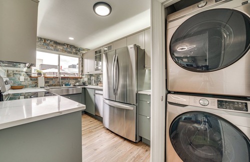 Alki Casa | 2 Blocks to Beach Park: Cozy Seattle Townhome