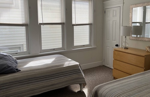 Ventnor City Apartamento | 2 blocks to beach, spacious, spread out, 2 BR