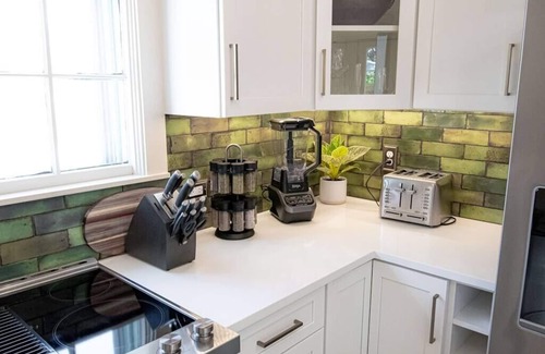 Littleton Casa | 2 blocks to Main St Littleton 🌻 Garden 🐾 Fenced Yard 🌲 Zero Cleaning Fee!