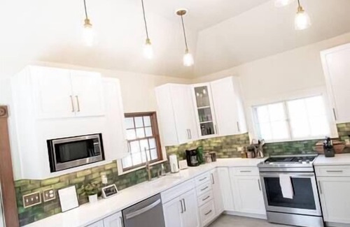Littleton Casa | 2 blocks to Main St Littleton 🌻 Garden 🐾 Fenced Yard 🌲 Zero Cleaning Fee!