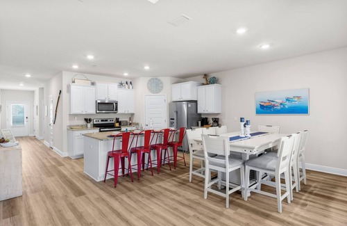 Port St. Joe Casa | 2 Blocks to the Beach | Golf Cart Pools Bikes Family-Friendly