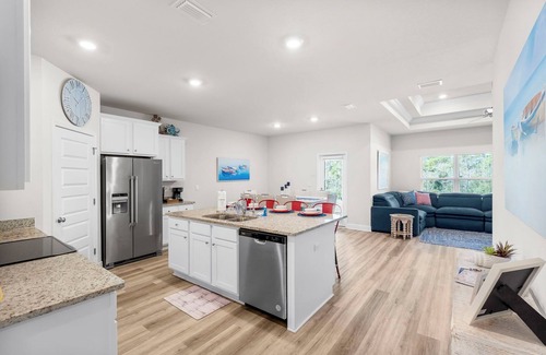 Port St. Joe Casa | 2 Blocks to the Beach | Golf Cart Pools Bikes Family-Friendly