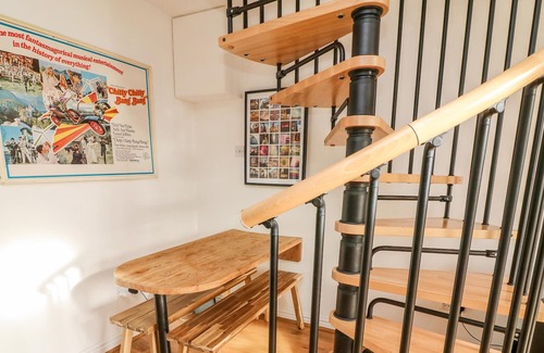 Allithwaite Cabaña | 2 Boarbank Farm, ALLITHWAITE