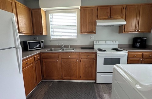 Murrells Inlet Apartamento | 2 BR 1 BA Near Marshwalk, pet friendly, NO stairs!