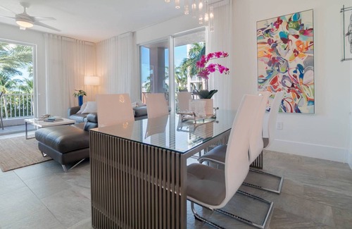 East Ocean Ave Condominio | 2 BR / 2 BA Condo with Beautiful Pool, Marina